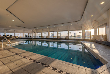 Clayton Hotel Düsseldorf: 泳池