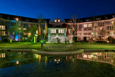 Holiday Inn München-Unterhaching: Vista esterna