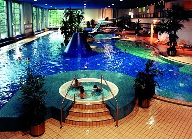 City Hotel am CCS: 泳池