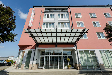 AMEDIA Hotel Dresden Elbpromenade: Vista externa