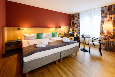 AMEDIA Hotel Dresden Elbpromenade: Room