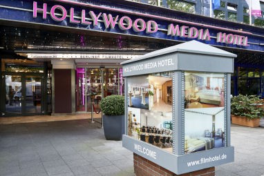 Hollywood Media Hotel: Vista exterior
