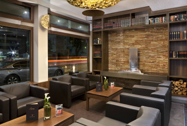 Flemings Hotel Frankfurt Main-Riverside: Bar/Salon
