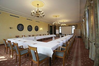 TOP Hotel Jagdschloss Niederwald: Sala de conferências