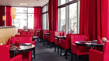 Ramada by Wyndham Essen: Ресторан