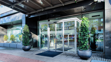 Ramada by Wyndham Essen: Exterior View