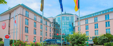 ACHAT Hotel Magdeburg: Exterior View