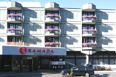 Ramada by Wyndham Nuernberg Parkhotel: Außenansicht