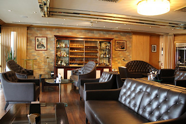 Steigenberger Graf Zeppelin: Bar/Salon