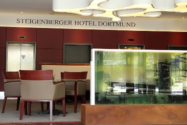 Steigenberger Hotel Dortmund: 大厅
