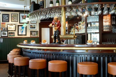 Steigenberger Hotel Dortmund: Bar/Salon
