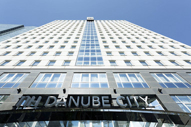 NH Danube City: Vista esterna