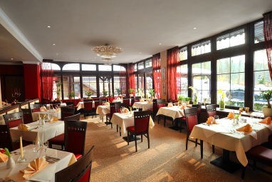 The Lakeside Burghotel zu Strausberg: 餐厅