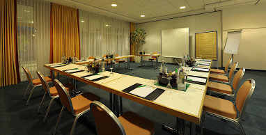 COURT Hotel: Meeting Room