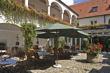 Schlosshotel Neufahrn: Altro