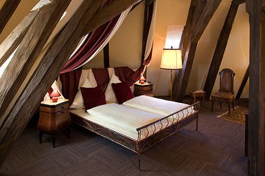 Schlosshotel Neufahrn: Zimmer