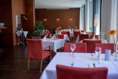 rugs Hotel am Schlosspark Lichtenwalde: レストラン