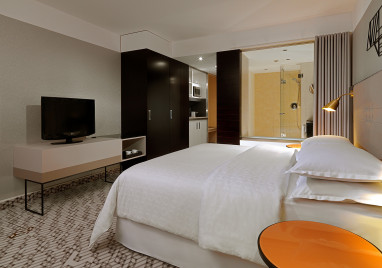 Four Points by Sheraton Munich Arabellapark: Room