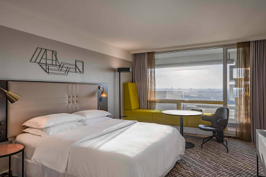 Four Points by Sheraton Munich Arabellapark: Room