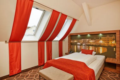 H+ Hotel Lübeck: Room