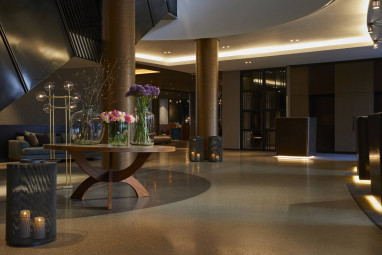 INFINITY Hotel & Conference Resort Munich: Lobby