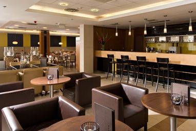 ACHAT Premium Budapest: Bar/salotto