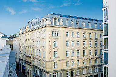 Steigenberger Hotel Herrenhof: Vista esterna
