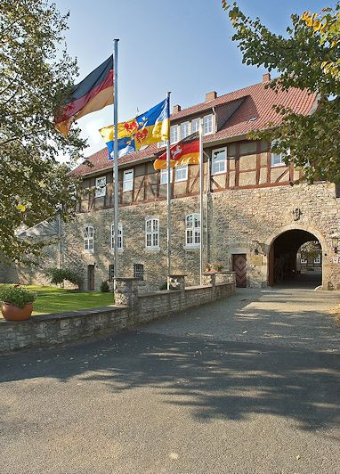 Burg Warberg: Вид снаружи