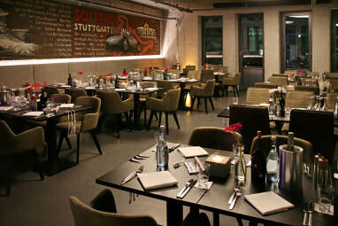 V8 HOTEL Motorworld Region Stuttgart: 레스토랑