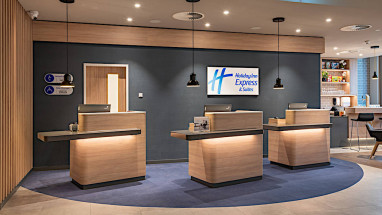 Holiday Inn Express & Suites Potsdam: Холл