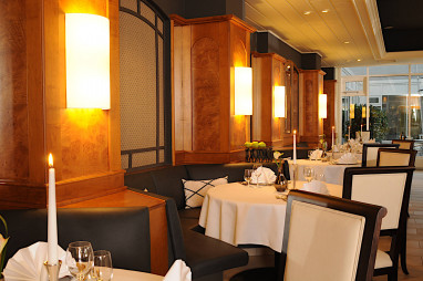 Best Western Premier Parkhotel Kronsberg: Ресторан