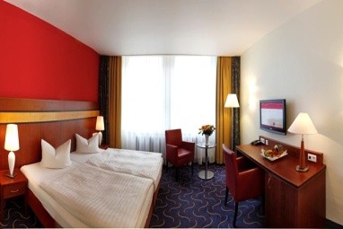 H+ Hotel Bremen: Room