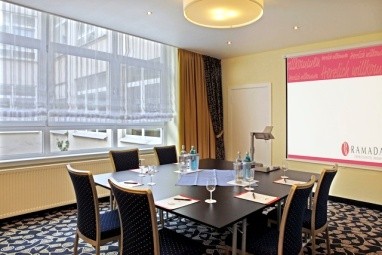 H+ Hotel Bremen: Sala de conferências