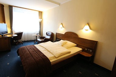 EDEN HOTEL: Room