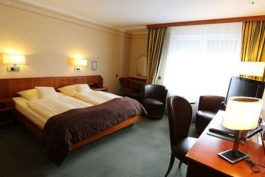 EDEN HOTEL: Room