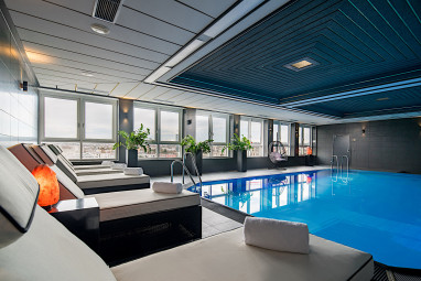 Best Western Plus Plaza Hotel Darmstadt: 泳池