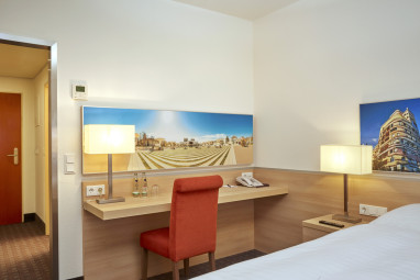 H+ Hotel Darmstadt: Zimmer