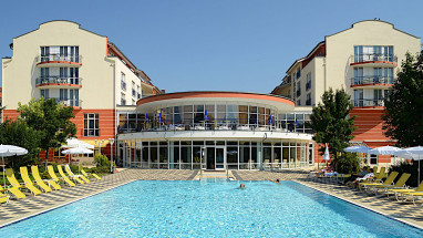 The Monarch Hotel & Convention Center: Basen