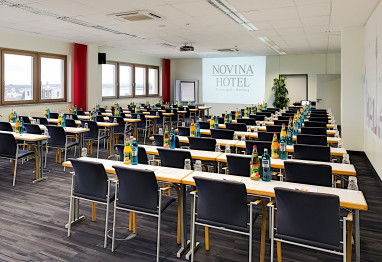 NOVINA HOTEL Südwestpark: Sala de conferências
