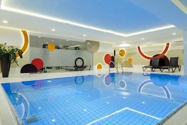 Mercure Hotel Düsseldorf Kaarst: 泳池