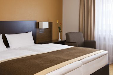 Trans World Hotel Donauwelle Linz: Chambre