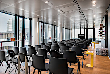Design Offices München Nove: Meeting Room