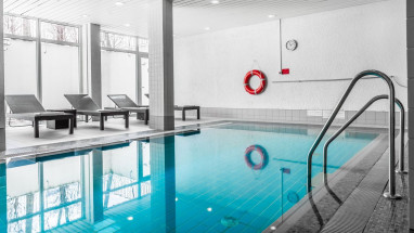 Holiday Inn München Süd: Pool