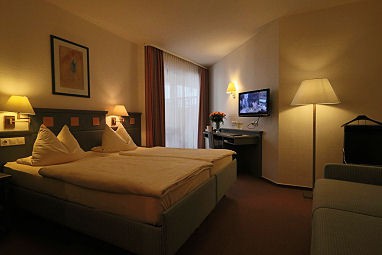 Hotel zum Löwen GmbH: Quarto