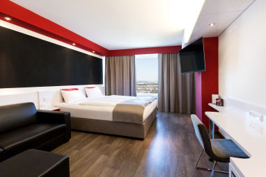 DORMERO Hotel Stuttgart: Room