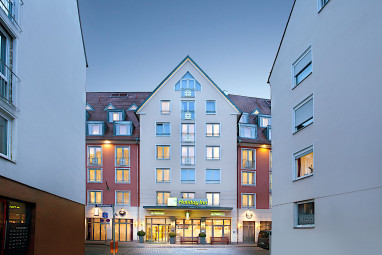 Holiday Inn Nürnberg City Centre: Вид снаружи