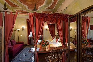 Schlosshotel Neufahrn: Zimmer