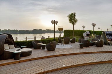Hilton Vienna Danube Waterfront: Vue extérieure