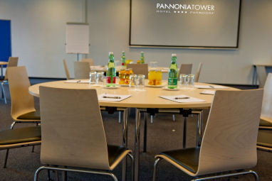 Pannonia Tower Hotel: 会议室