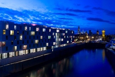 art´otel Cologne powered by Radisson Hotels: Вид снаружи